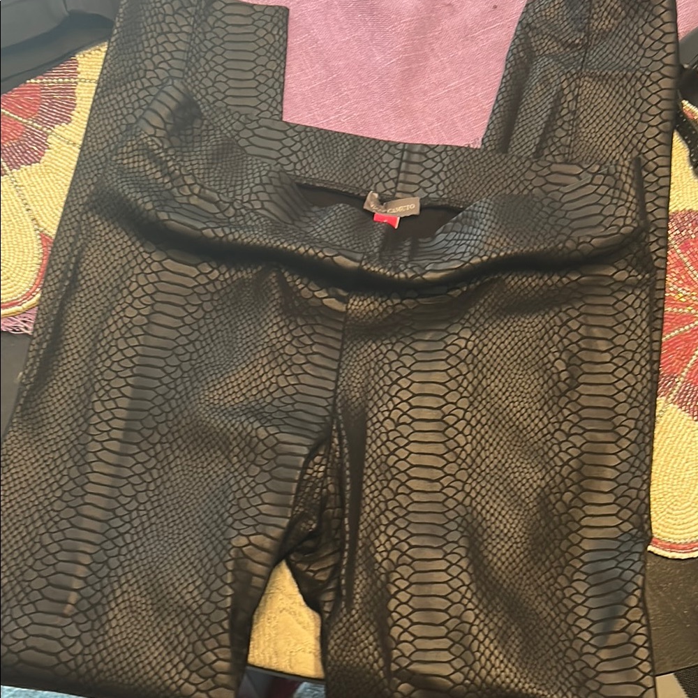 Vince Camuto Black Leggings with Luxe Snake Texture